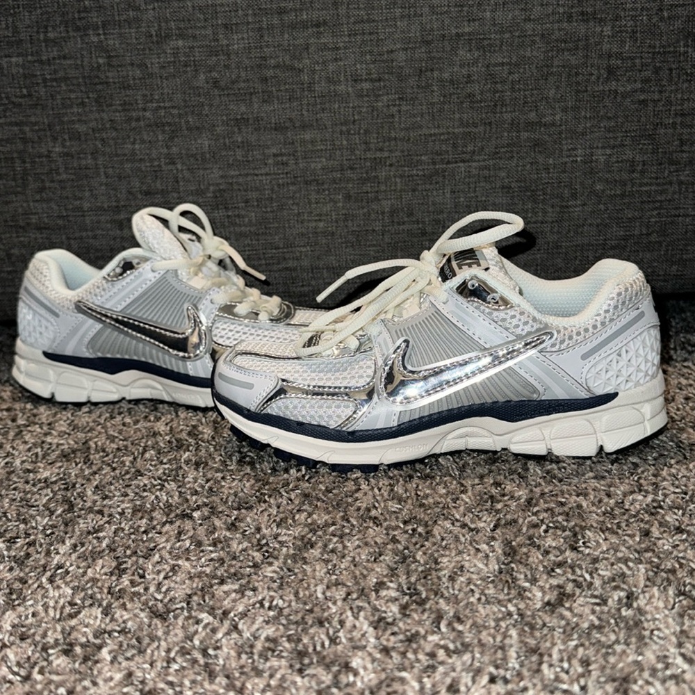 Nike Vomero 5 Sneakers